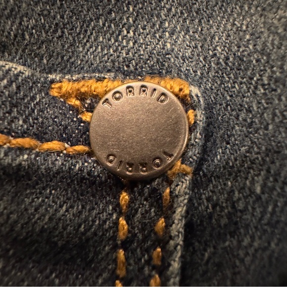 ❤️ TORRID, PLUS SIZE, mid-rise, luxe slim boot, super stretch blue jeans… - Picture 6 of 6